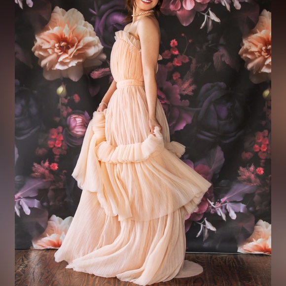 Elegant Strapless Peachy  Gown - Picture 1 of 15